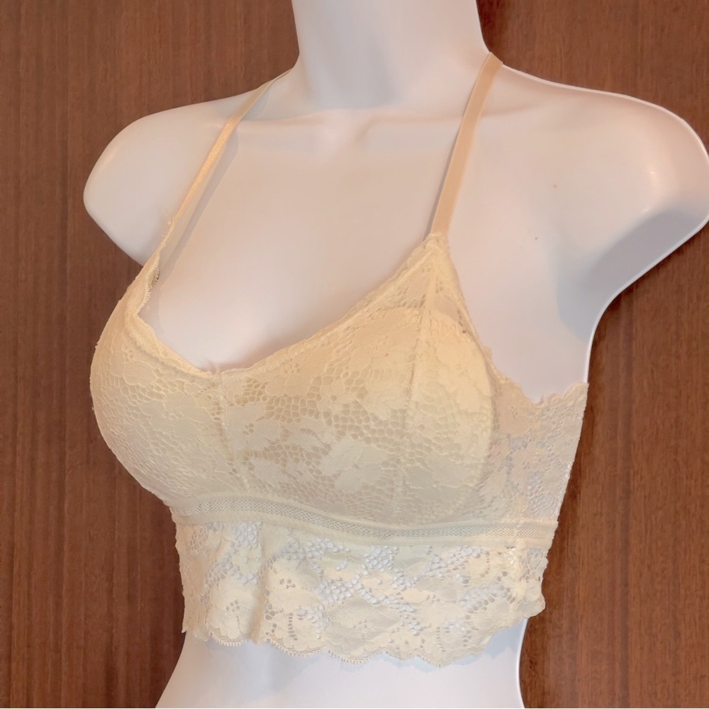 Cream Lace Bandeau with Delicate Detailing